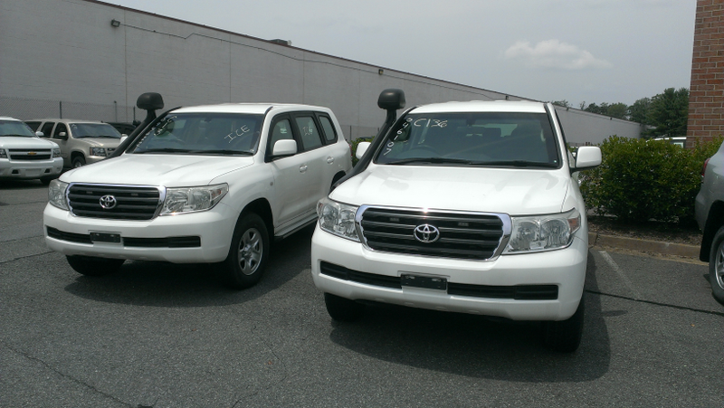 Illustration for article titled I Found Some Land Cruisers Today That Slipped Passed Customs